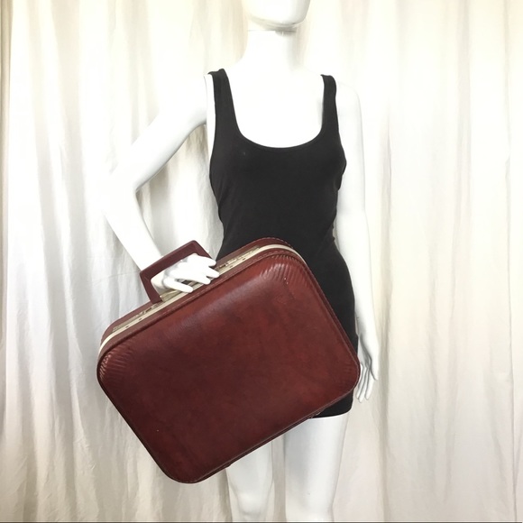 Vintage Handbags - Vintage 1960’s Burgundy Suitcase Train Bag Carrier